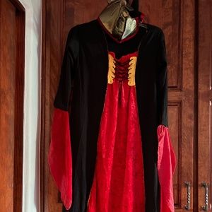 Girls MD-Large Queen costume